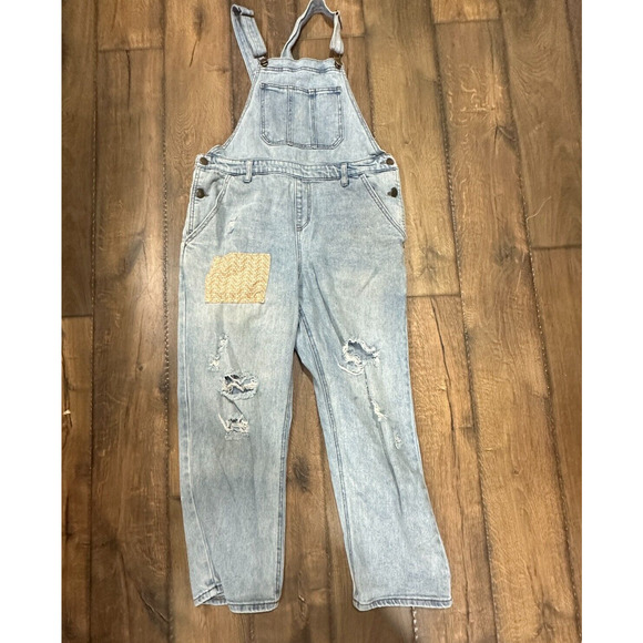 RM17730 Pants - Distressed Denim Overalls Bib Pockets Patches Buttons, Voguish Hip, Edgy, Funky